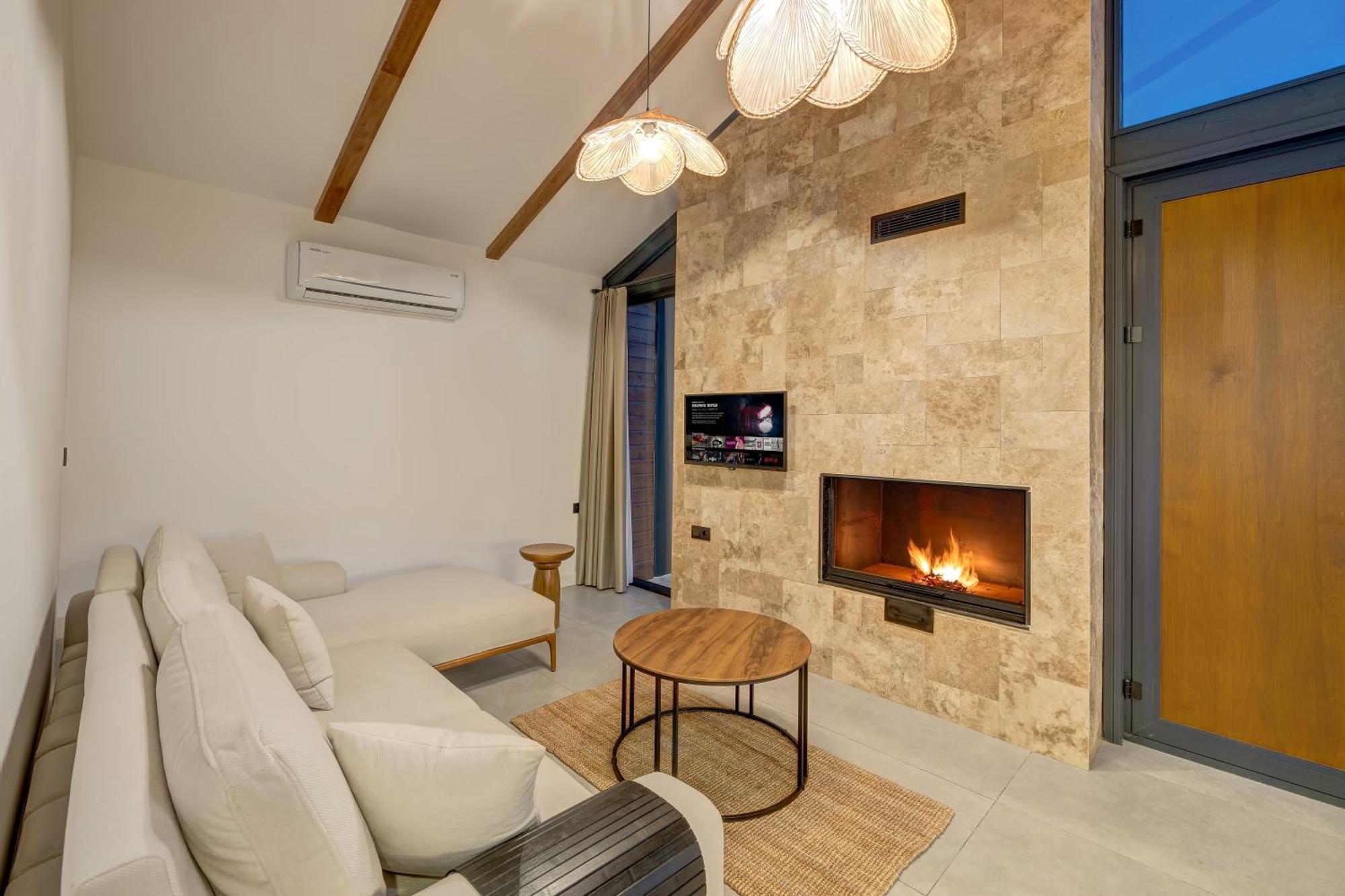 Rota Kilidonia Karaoez Suites&Villas Exterior photo