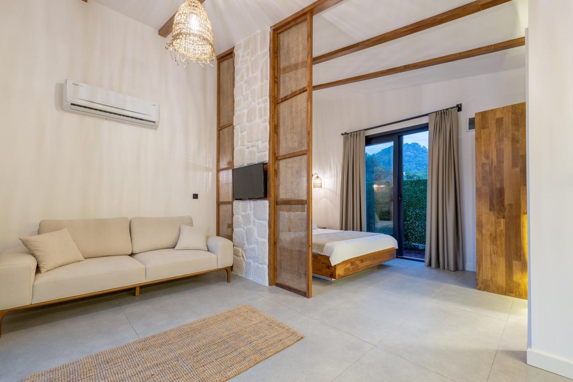 Rota Kilidonia Karaoez Suites&Villas Room photo