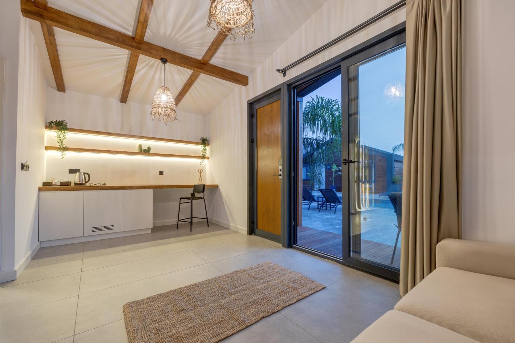 Rota Kilidonia Karaoez Suites&Villas Room photo